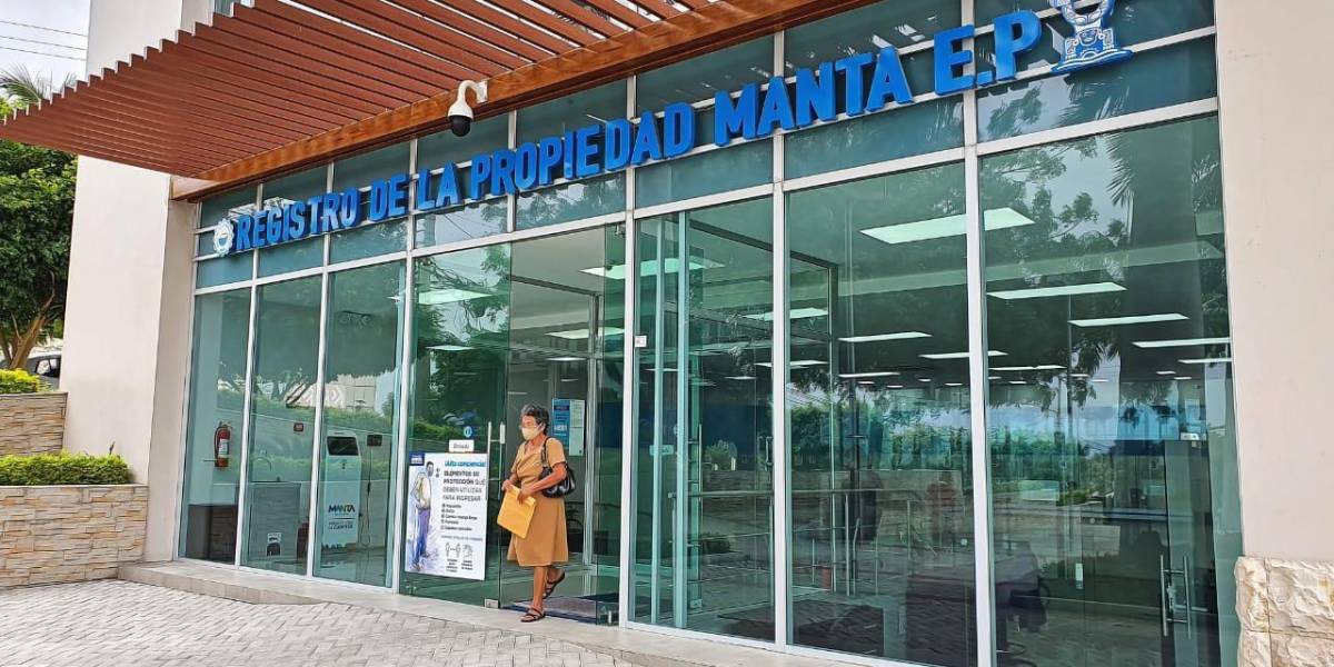 Registro de la Propiedad de Manta permitió venta de casa de hermano de Fito