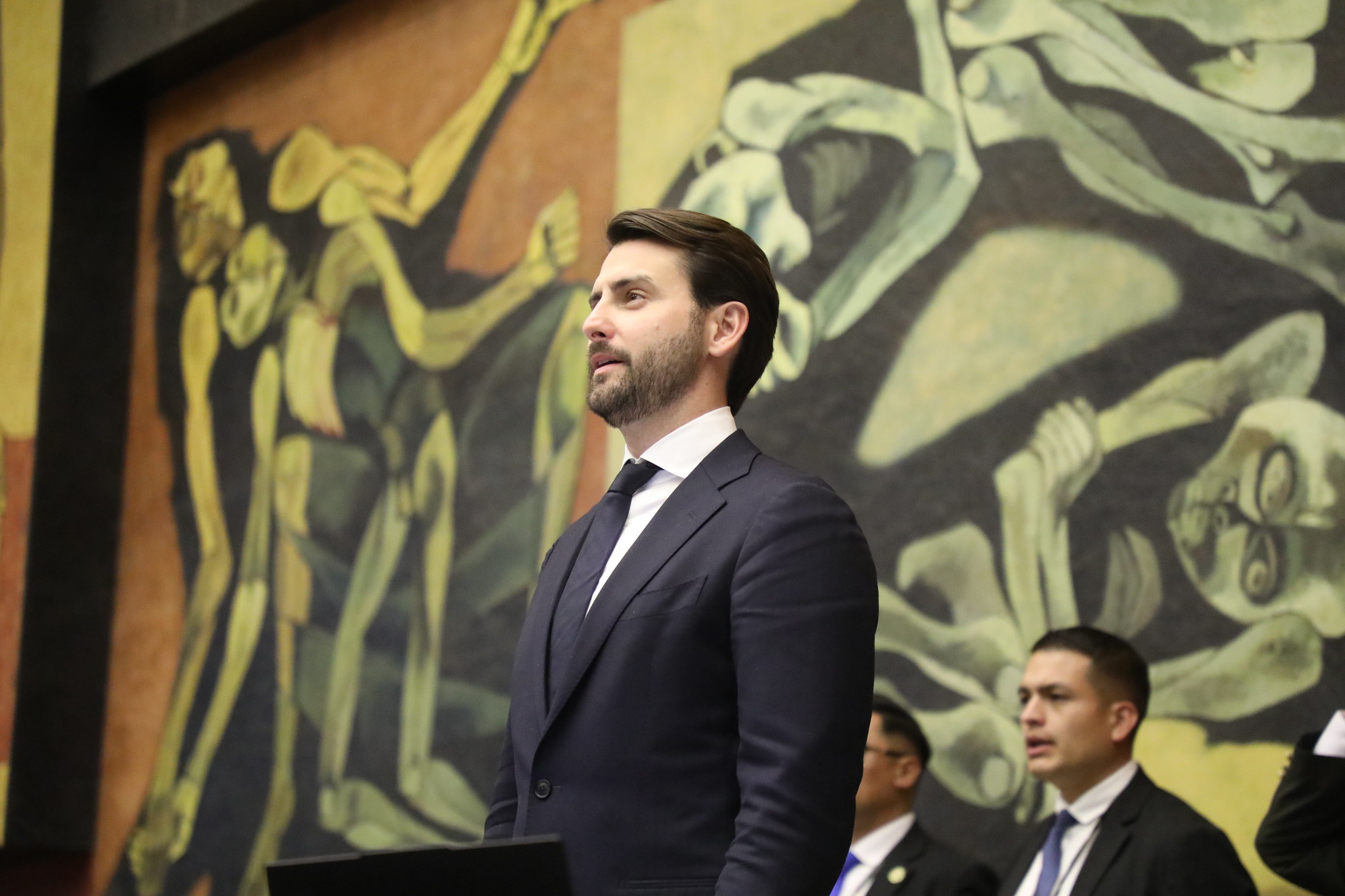 Niels Olsen se solidariza con la asambleísta Jhajaira Urresta