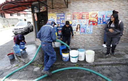Gobierno instalará tres plantas potabilizadoras de agua en barrios altos del sur Quito
