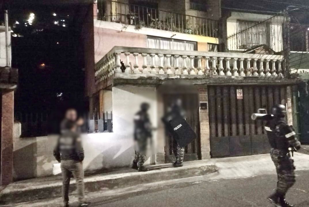 Fiscalía allanó casa del asambleísta Santiago Díaz acusado de supuesta violación a menor de edad