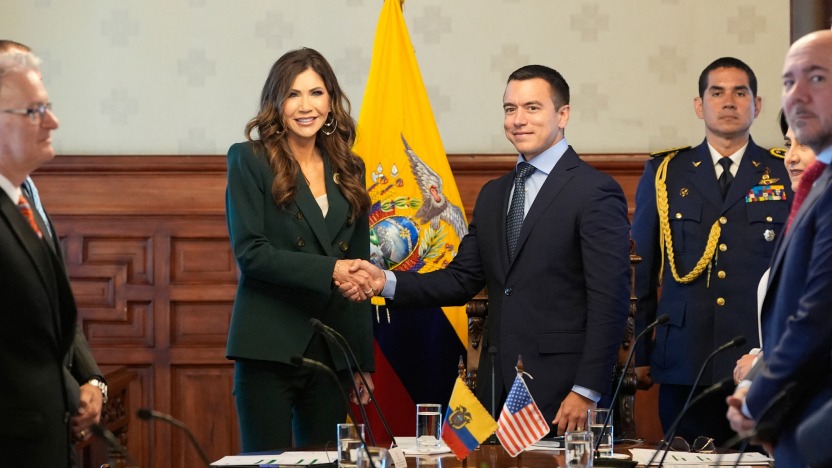 Daniel Noboa se reúne con la secretaria de Seguridad Nacional de EE.UU., Kristi Noem