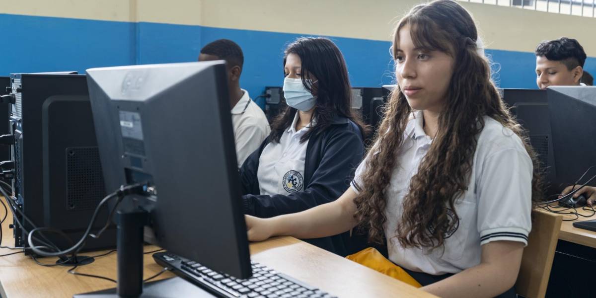 Ministerio de Educación activa clases virtuales en zonas costeras por alerta de tsunami
