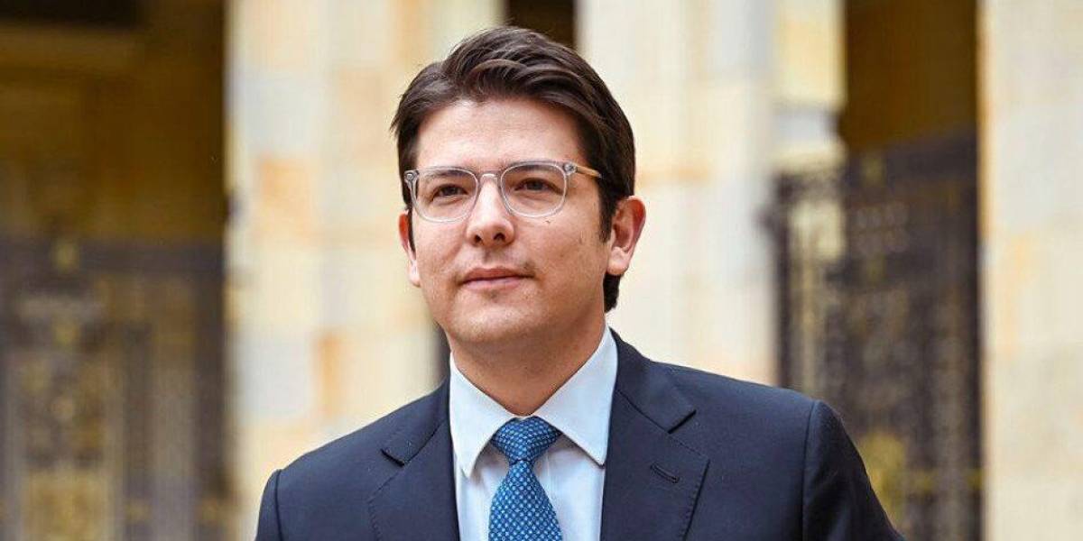 Adolescente procesado por el atentado contra Uribe Turbay se fugó