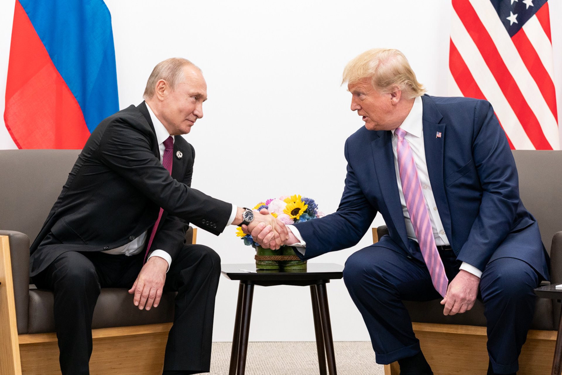 Trump amenaza con aranceles del 100% a Rusia si no hay acuerdo con Ucrania