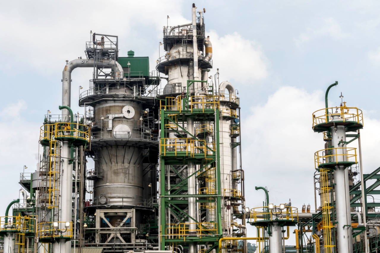Refinería de Esmeraldas vuelve a operar parcialmente tras dos meses de pausa