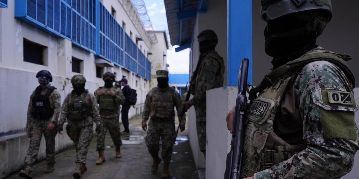 Tribunal revoca prisión preventiva para 19 militares por fuga de alias Fede, pero mantiene medidas cautelares