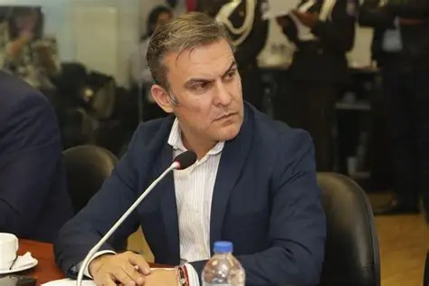 José Serrano enfrenta audiencia migratoria en EE. UU.