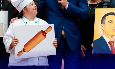 Daniel Noboa llegó a Cuenca y puso el foco en los artesanos